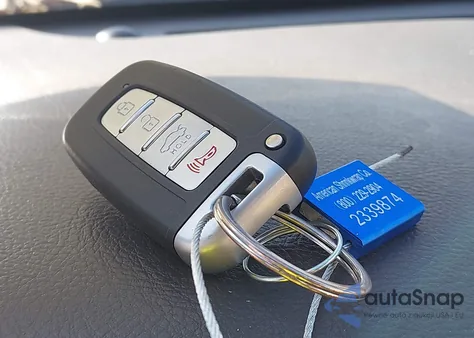 2011 Hyundai Genesis 4.6 from USA, damaged, VIN KMHGC4DF1BU117105